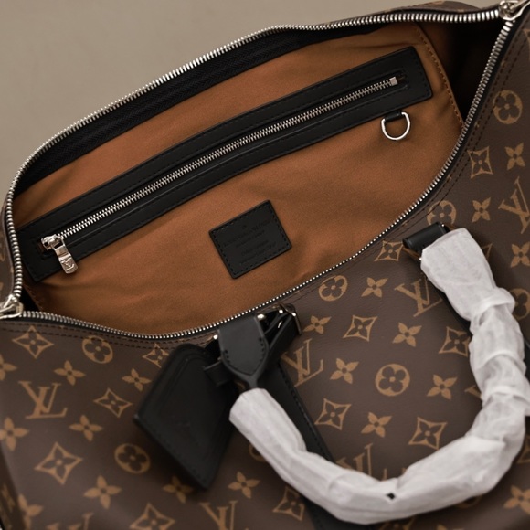 Beautiful LV Keepall for sale! 100% Authentic! 💋 - Picture 2 of 5
